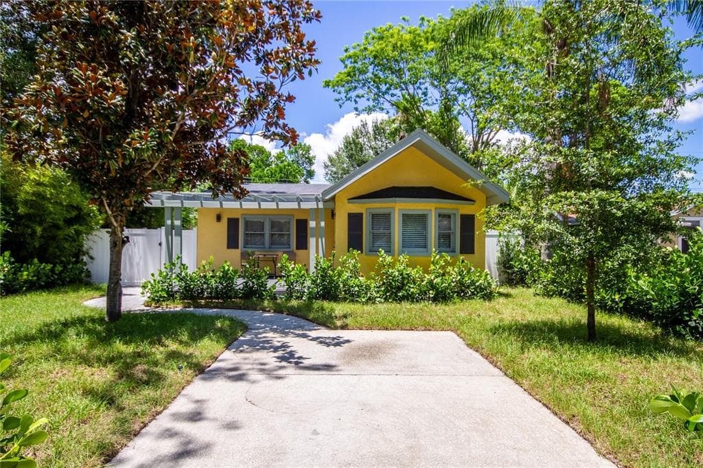 1651 27TH AVENUE N ST PETERSBURG, FL 33713