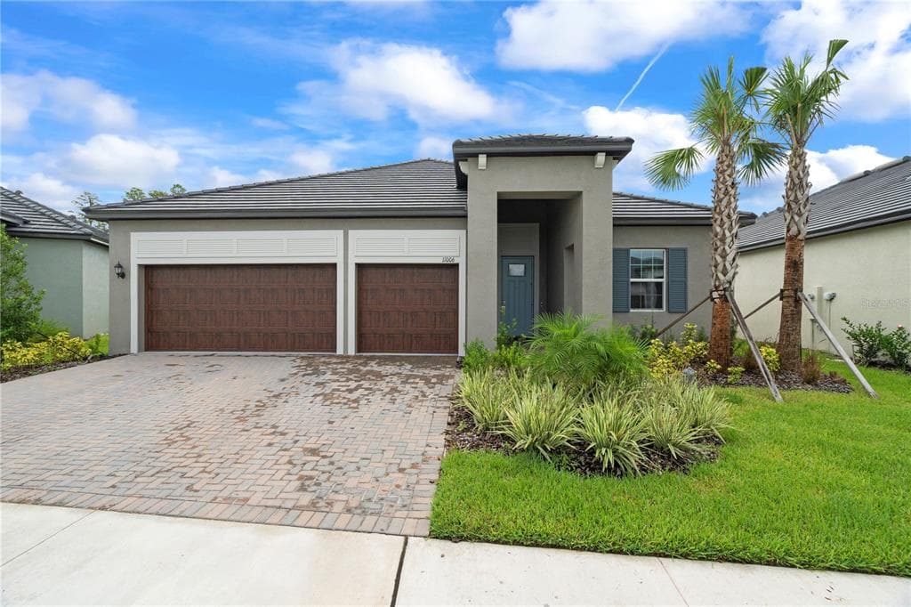 11006 BANYAN BREEZE BOULEVARD LAND O LAKES, FL 34638