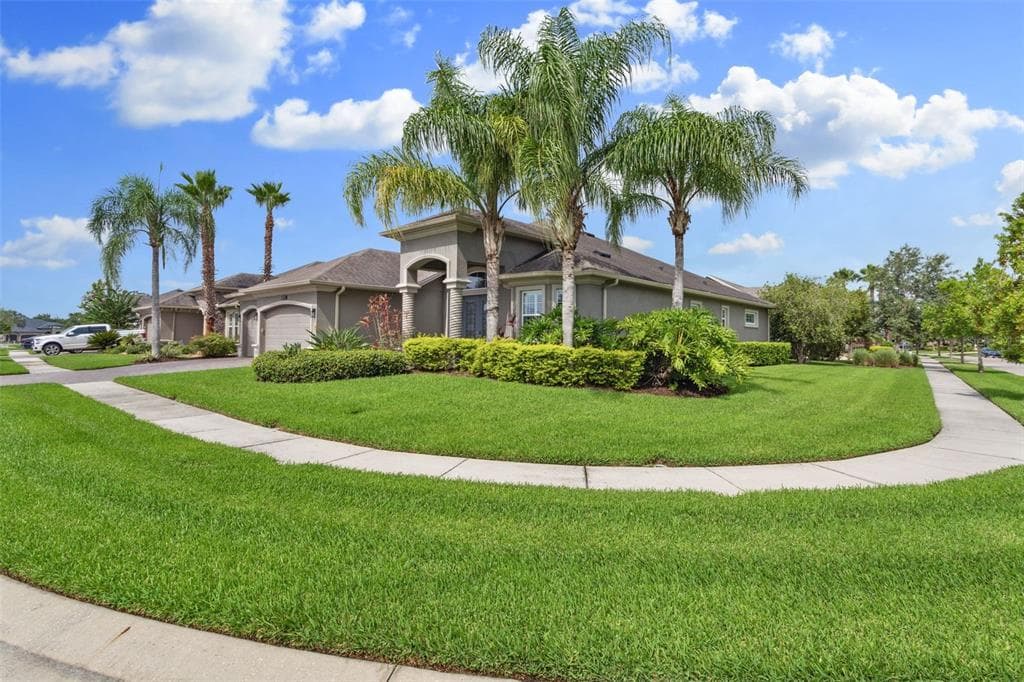 32512 SILVERCREEK WAY WESLEY CHAPEL, FL 33545