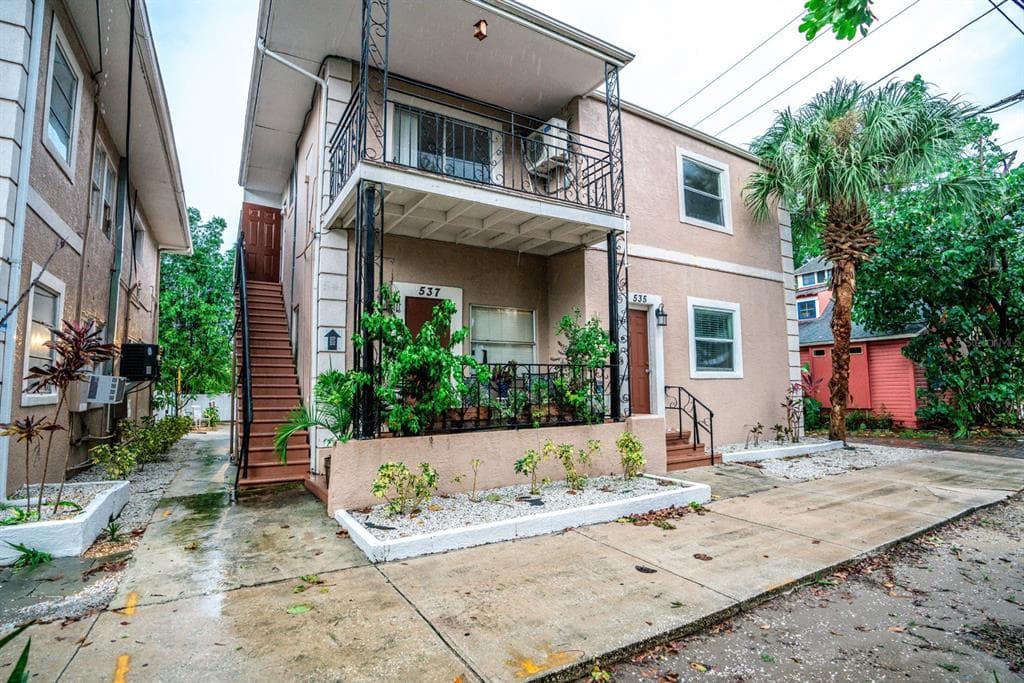 537 2ND STREET N UNIT E ST PETERSBURG, FL 33701