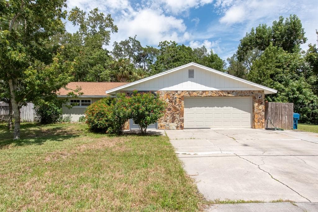 6100 AVENUE OF THE PALMS WEEKI WACHEE, FL 34607