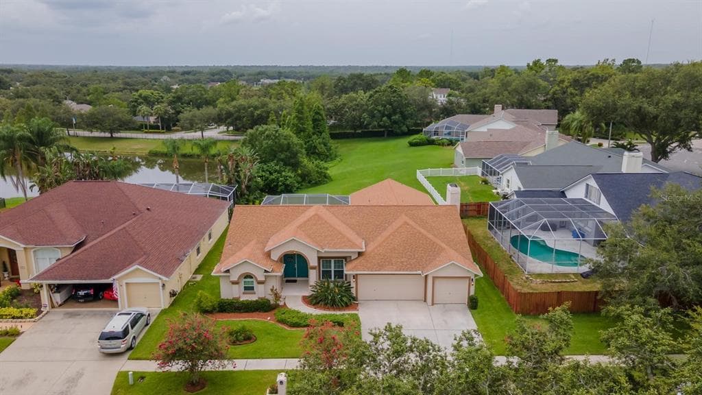 2205 GOLF MANOR BOULEVARD VALRICO, FL 33596