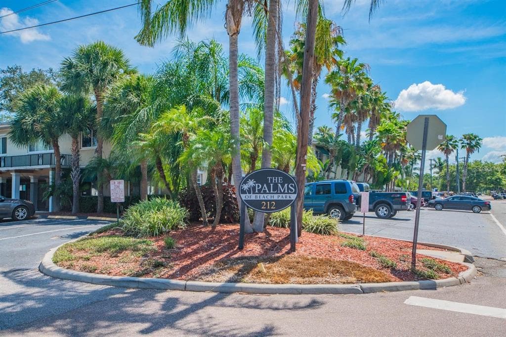 212 S CHURCH AVENUE UNIT 204 TAMPA, FL 33609