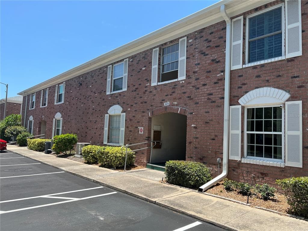 3425 41ST TERRACE S UNIT 204 ST PETERSBURG, FL 33711
