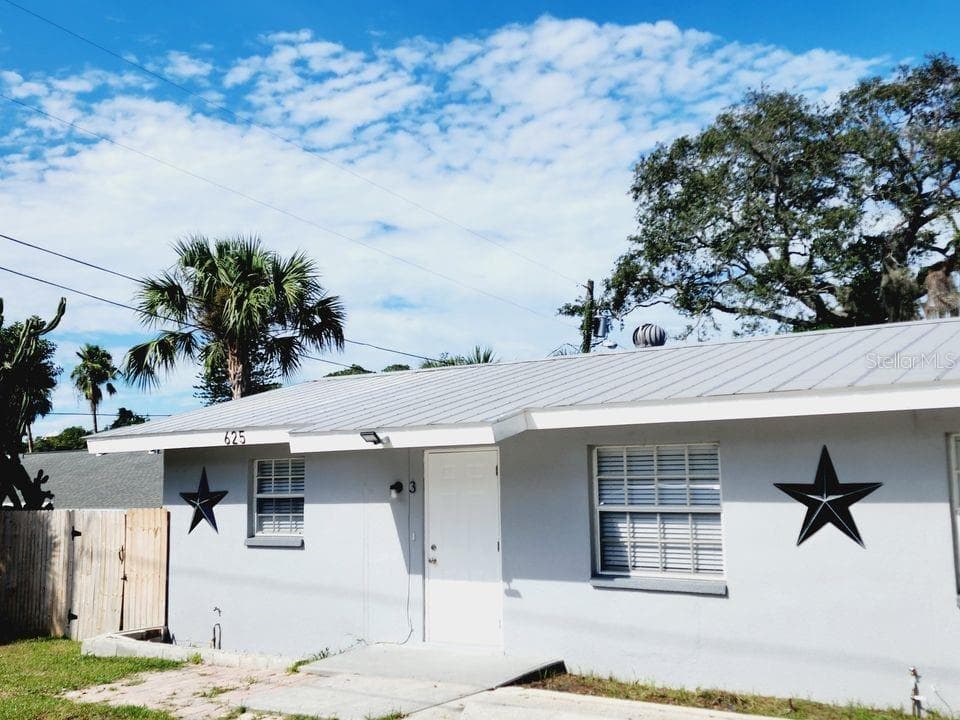 625 OMAHA STREET UNIT 3 PALM HARBOR, FL 34683