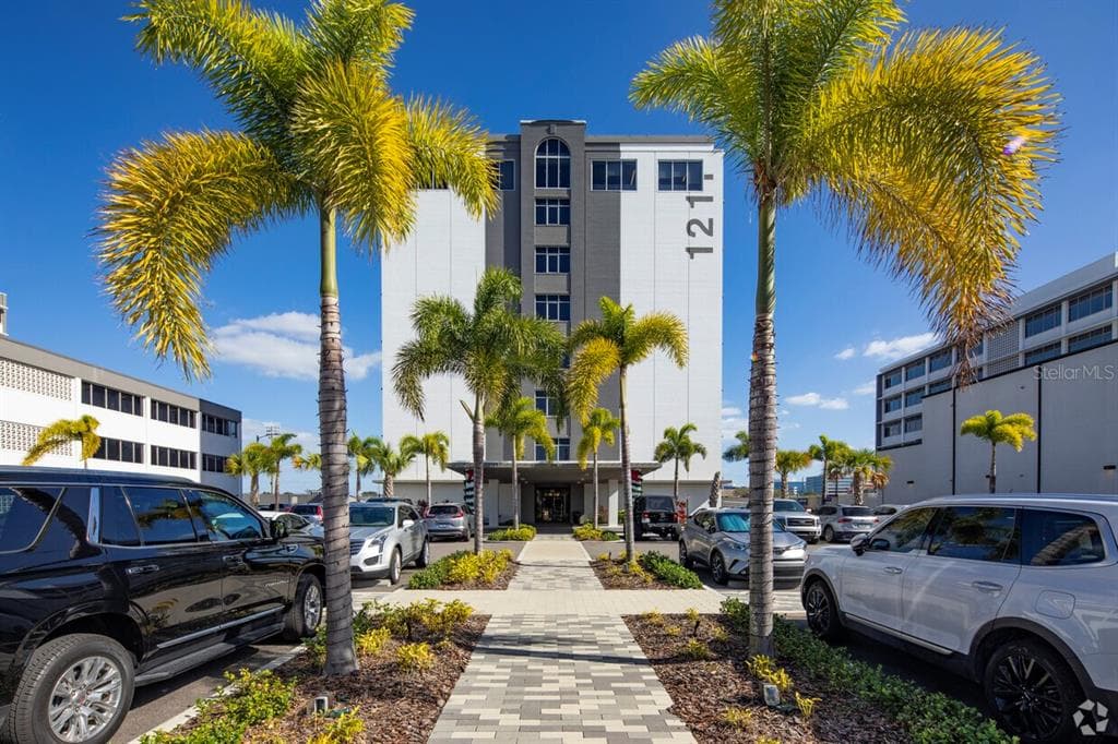 1211 N WEST SHORE BOULEVARD UNIT 515 TAMPA, FL 33607