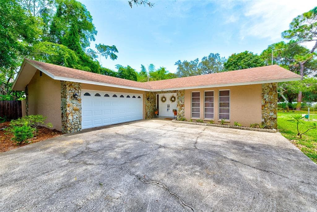 2471 ADRIAN AVENUE LARGO, FL 33774