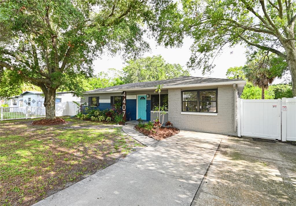 4407 W BALLAST POINT BOULEVARD TAMPA, FL 33611