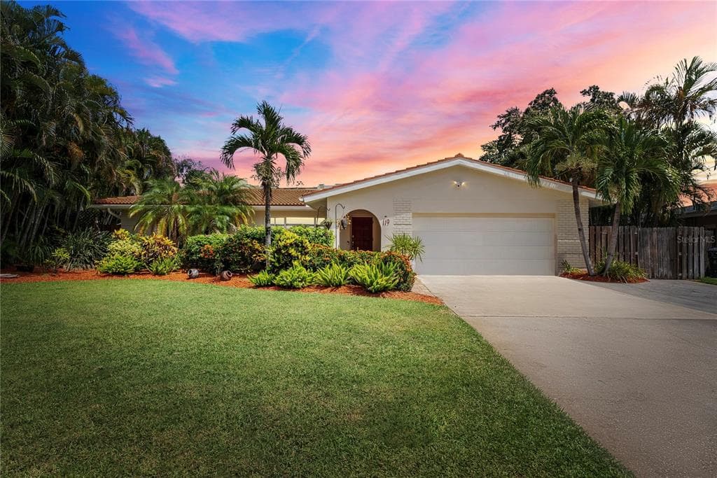 119 45TH AVENUE NE ST PETERSBURG, FL 33703