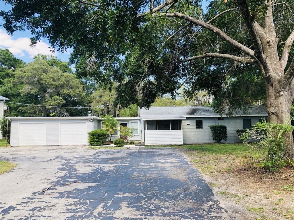 12403 N OREGON AVENUE TAMPA, FL 33612