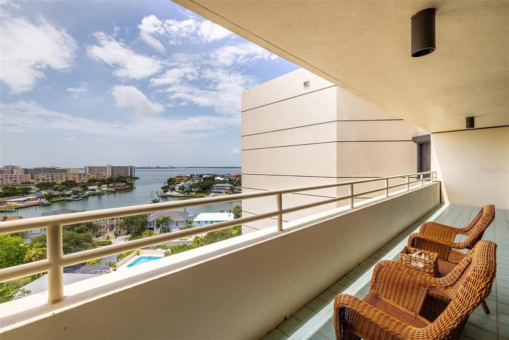 5940 PELICAN BAY PLAZA S UNIT 1203 GULFPORT, FL 33707