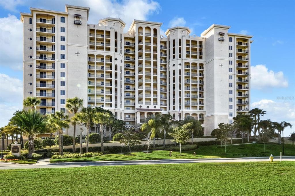 5823 BOWEN DANIEL DRIVE UNIT 702 TAMPA, FL 33616