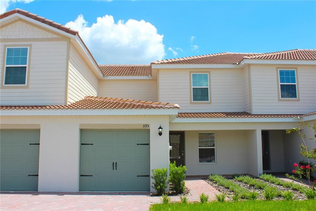 595 BAY LEAF DRIVE POINCIANA, FL 34759