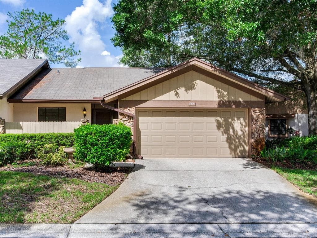 3936 SHORESIDE CIRCLE TAMPA, FL 33624