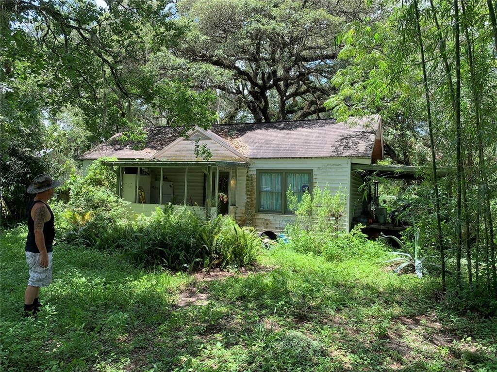 9025 GRONDE AVENUE BROOKSVILLE, FL 34601