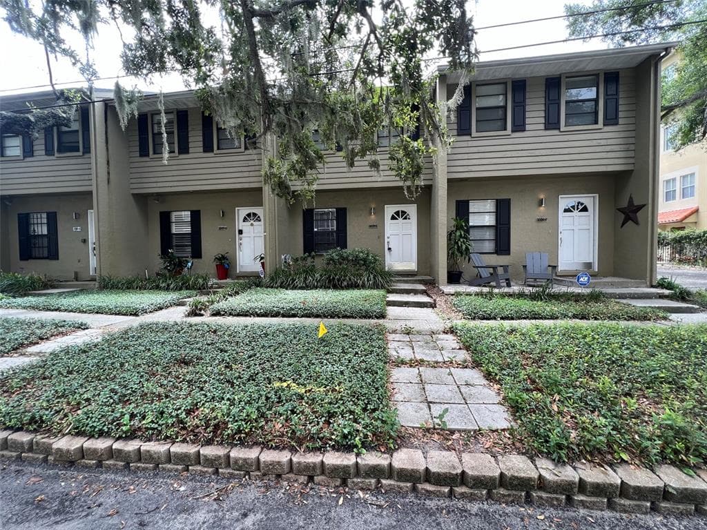 3009 W GROVEWOOD COURT UNIT E TAMPA, FL 33629