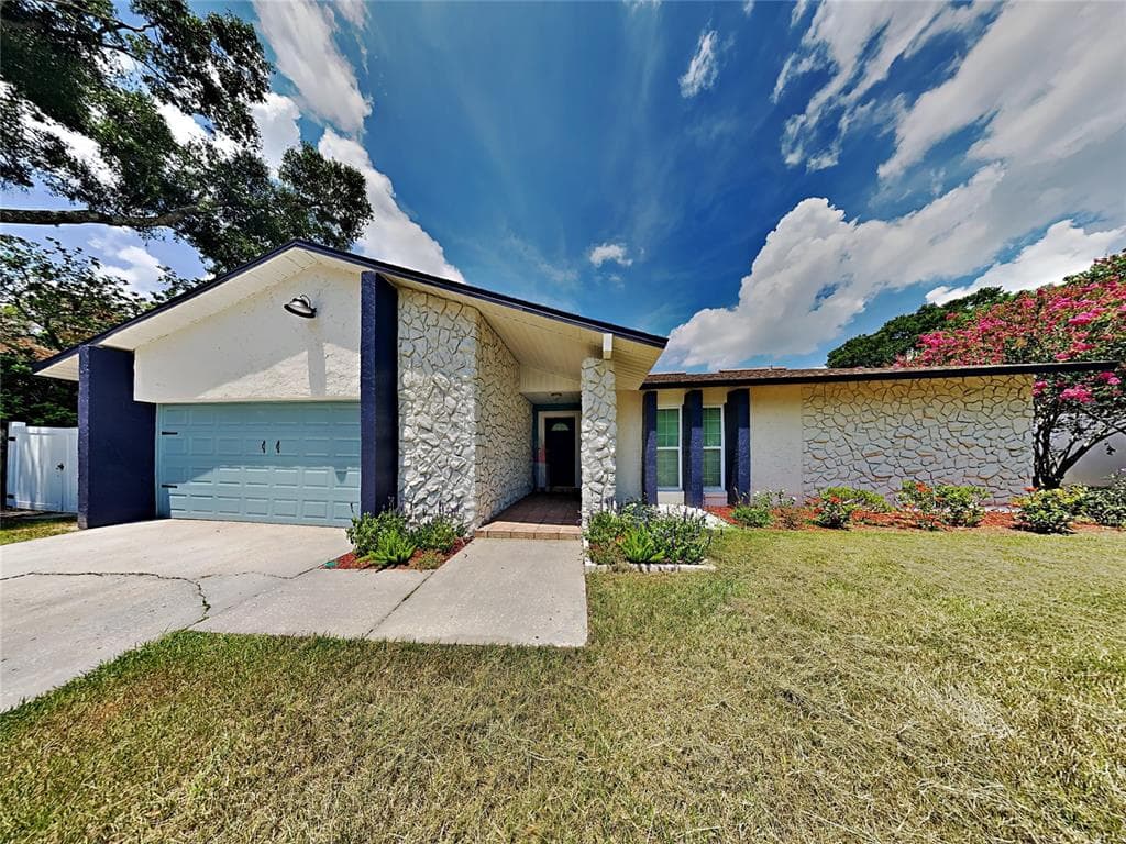 3011 KING JOHN PLACE SEFFNER, FL 33584