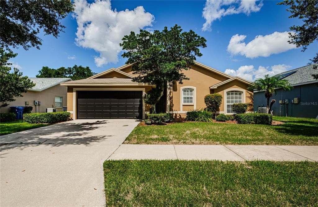 10636 CARLOWAY HILLS DRIVE WIMAUMA, FL 33598