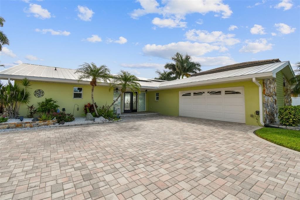 850 CAPRI BOULEVARD TREASURE ISLAND, FL 33706