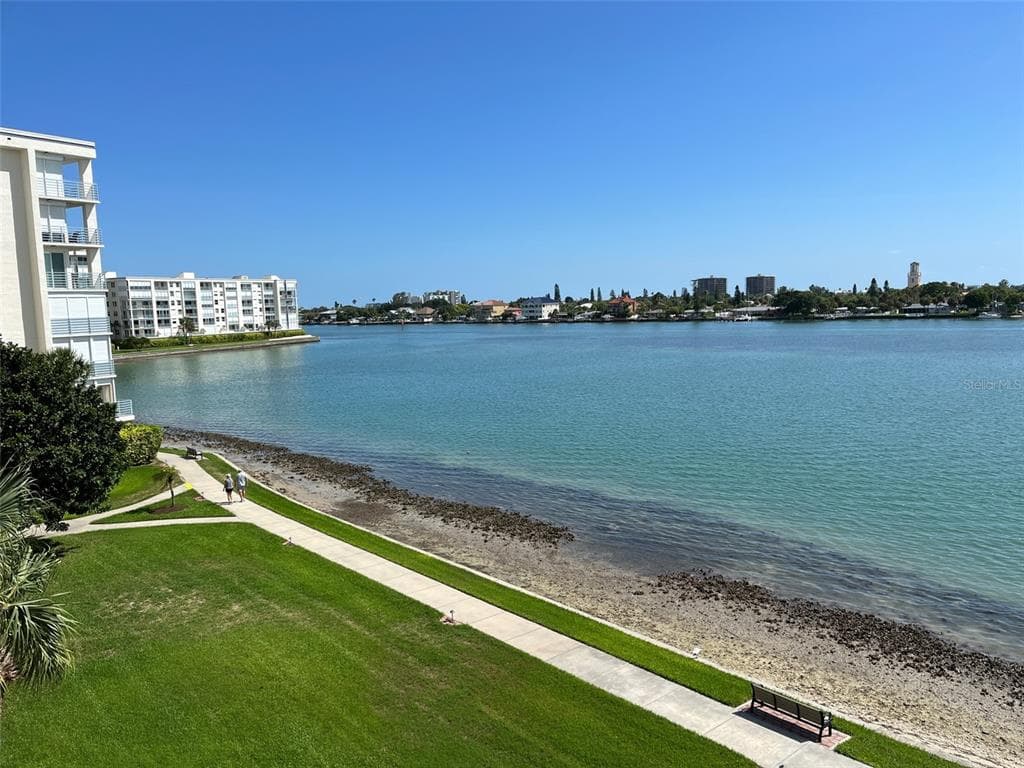 8000 SAILBOAT KEY BOULEVARD S UNIT 106 ST PETE BEACH, FL 33707