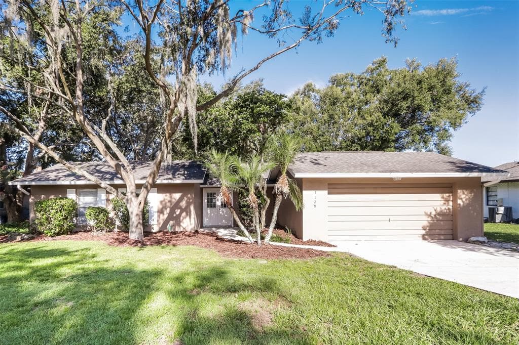 7129 SUNSET GROVE COURT LAKELAND, FL 33813