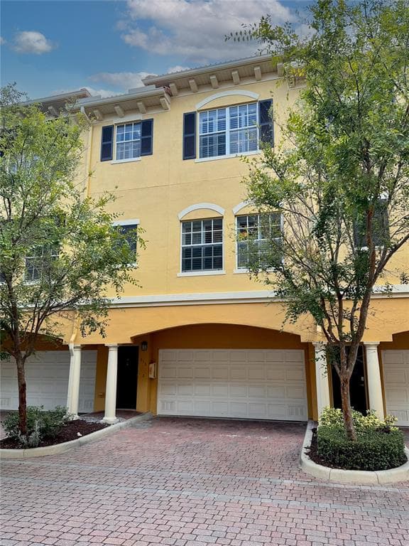 815 HARBOR OAK LANE CLEARWATER, FL 33756