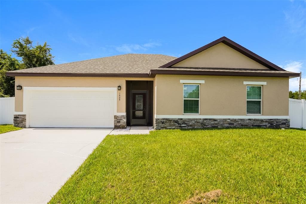 1424 KISSIMMEE COURT POINCIANA, FL 34759