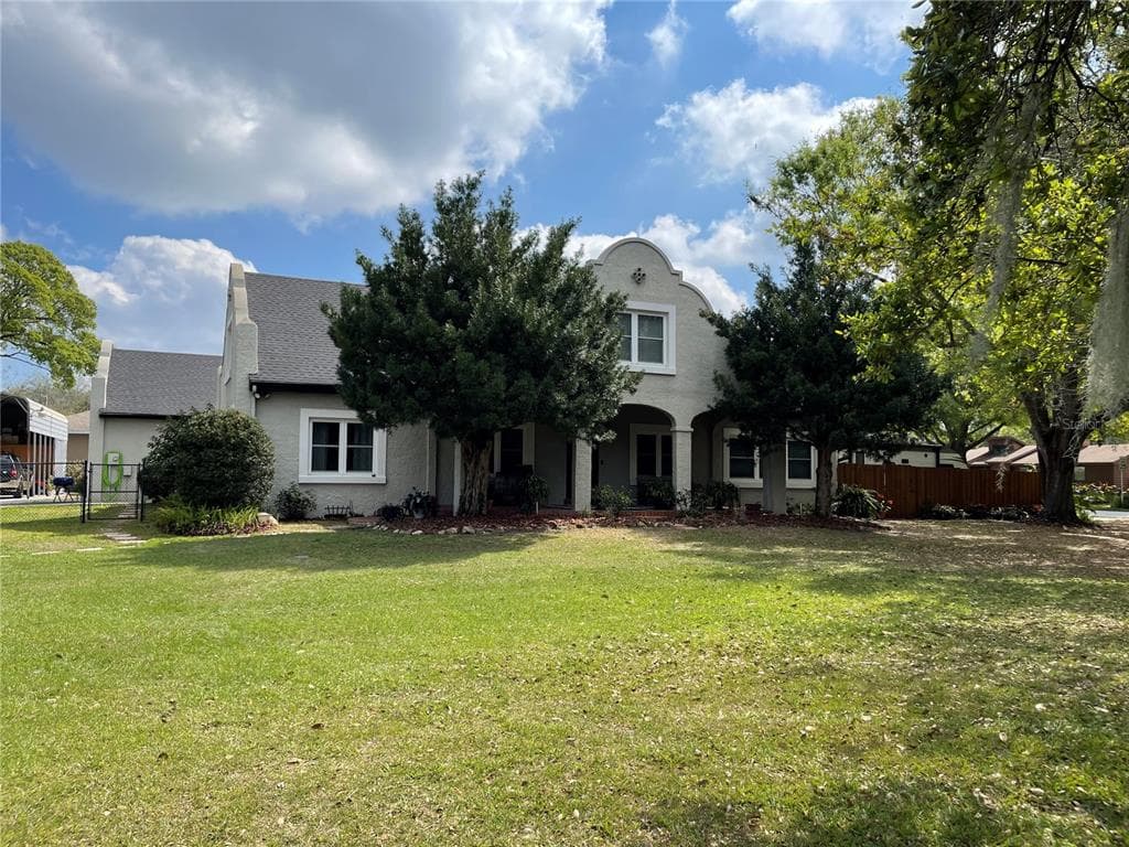 5604 LAKELAND HIGHLANDS ROAD LAKELAND, FL 33813