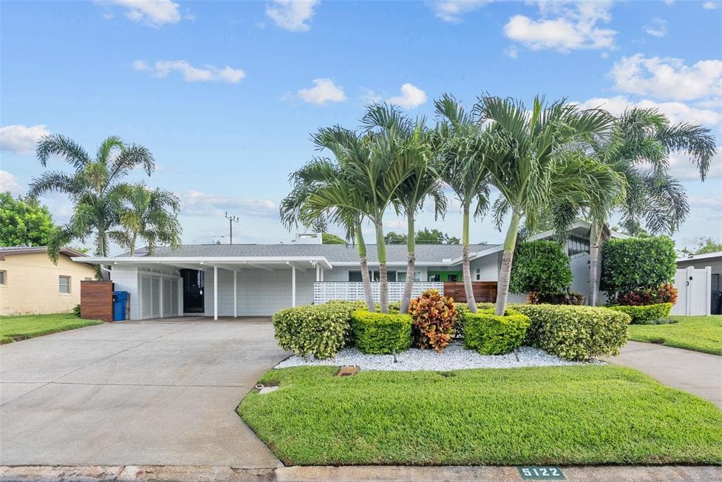 5122 39TH STREET S ST PETERSBURG, FL 33711