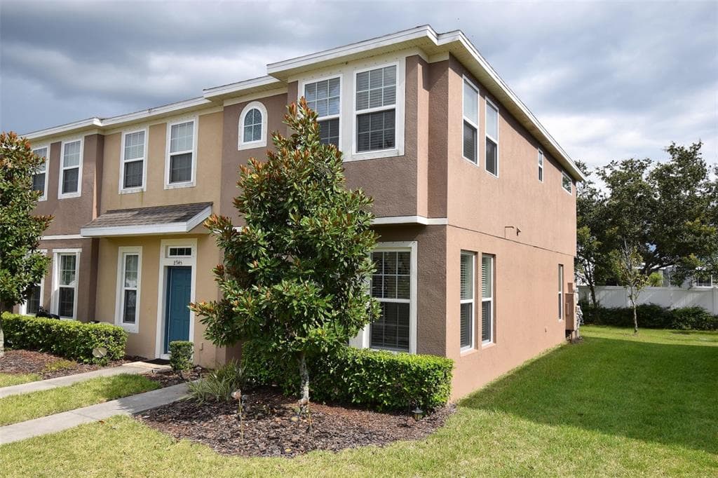 8943 WALNUT GABLE COURT RIVERVIEW, FL 33578