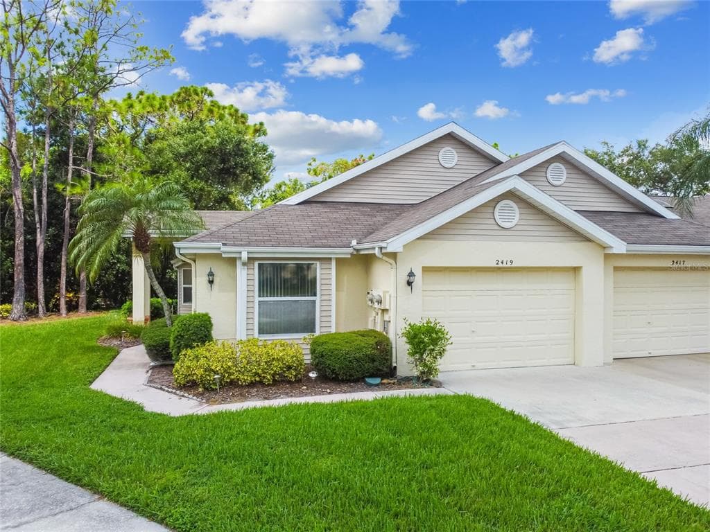 2419 NANTUCKET FIELD WAY UNIT 35 SUN CITY CENTER, FL 33573