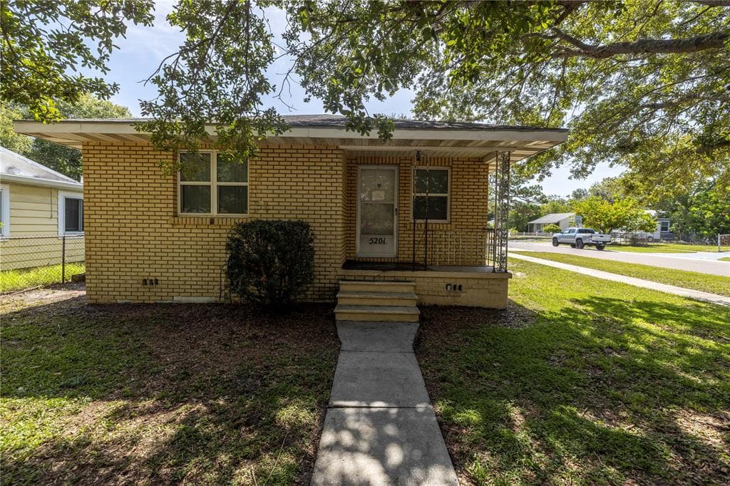 5201 DR MARTIN LUTHER KING JR STREET N ST PETERSBURG, FL 33703
