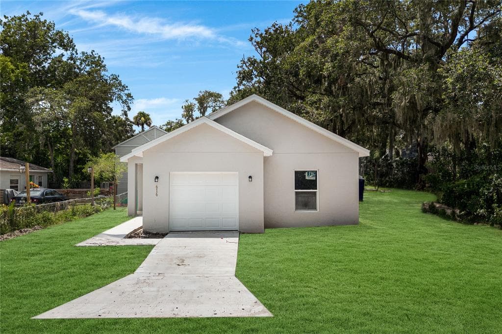 616 N DUSS STREET NEW SMYRNA BEACH, FL 32168