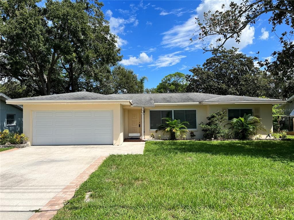 747 PATRICIA AVE DUNEDIN, FL 34698