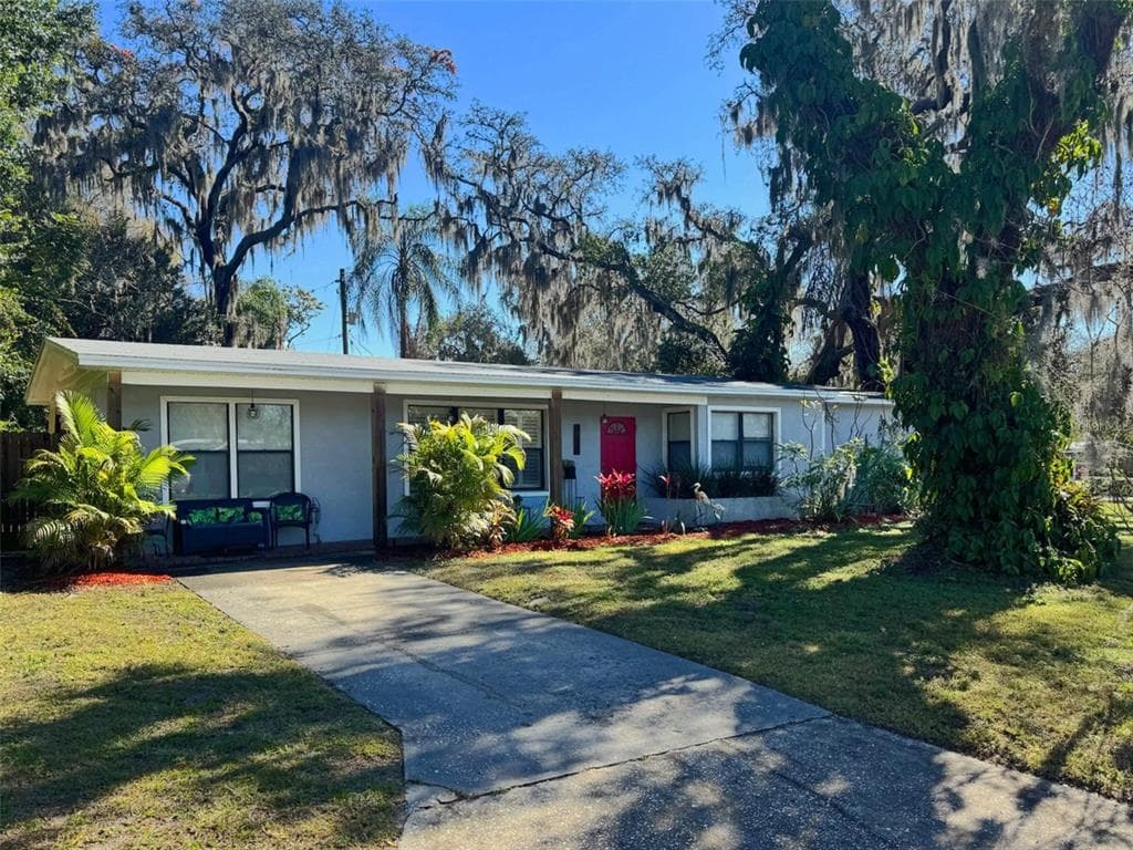 718 EAST RIVER DRIVE TEMPLE TERRACE, FL 33617