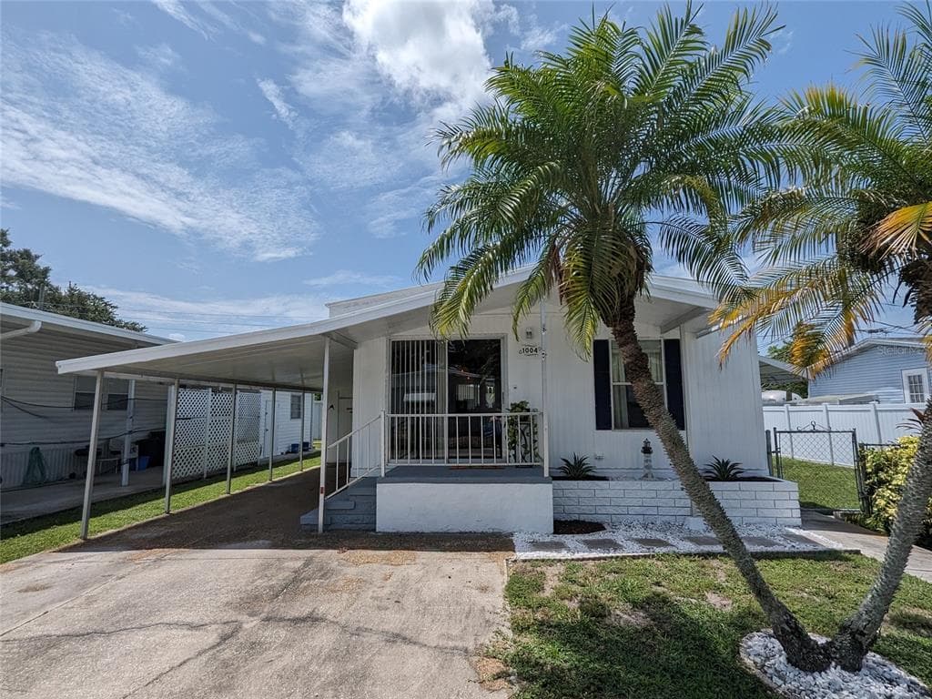 1004 51ST AVENUE W BRADENTON, FL 34207