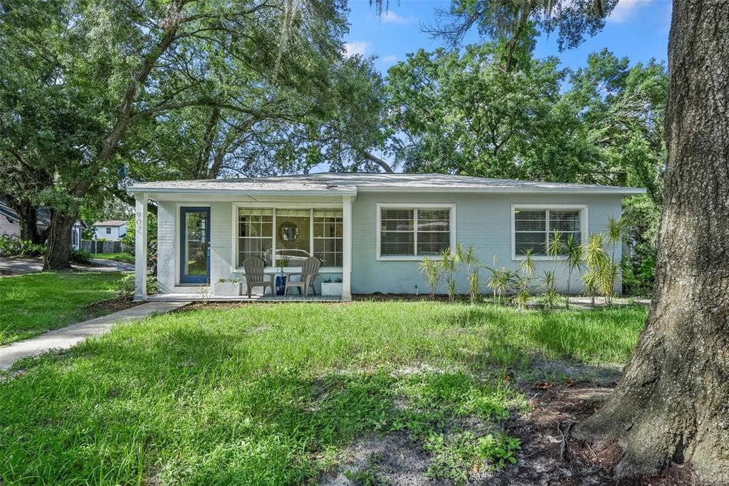 902 W IDLEWILD AVENUE TAMPA, FL 33604