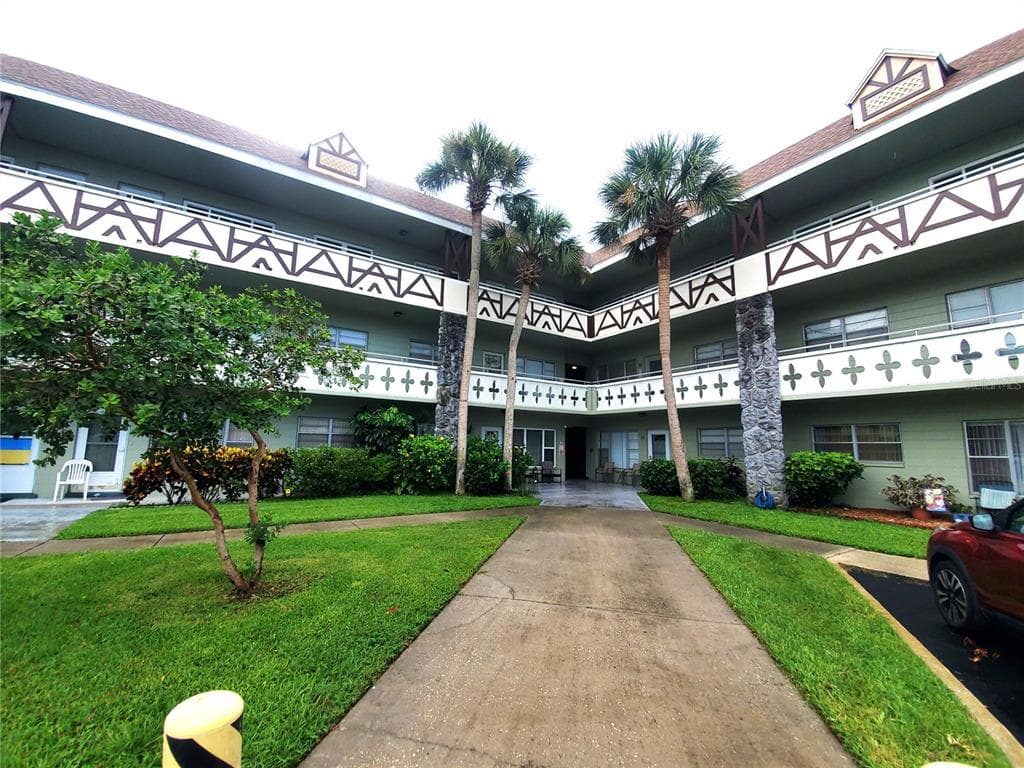 2447 ECUADORIAN WAY UNIT 11 CLEARWATER, FL 33763