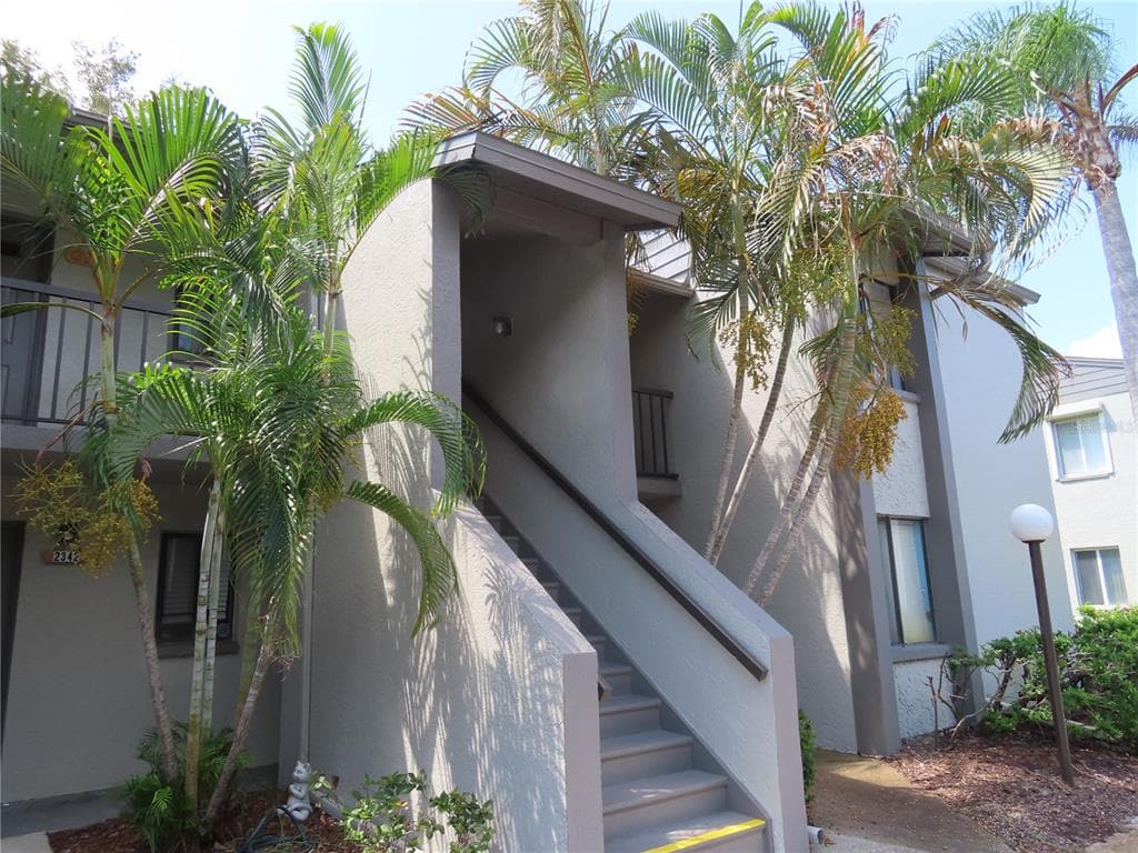 2341 LAKE HEATHER HEIGHTS COURT UNIT 2341 DUNEDIN, FL 34698
