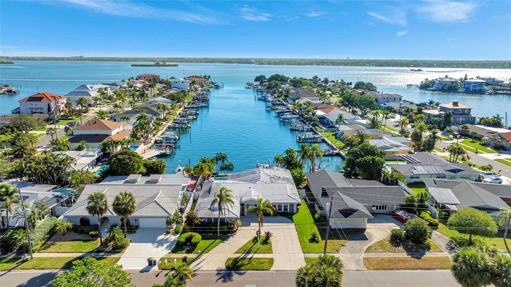 481 ISLAND WAY CLEARWATER, FL 33767