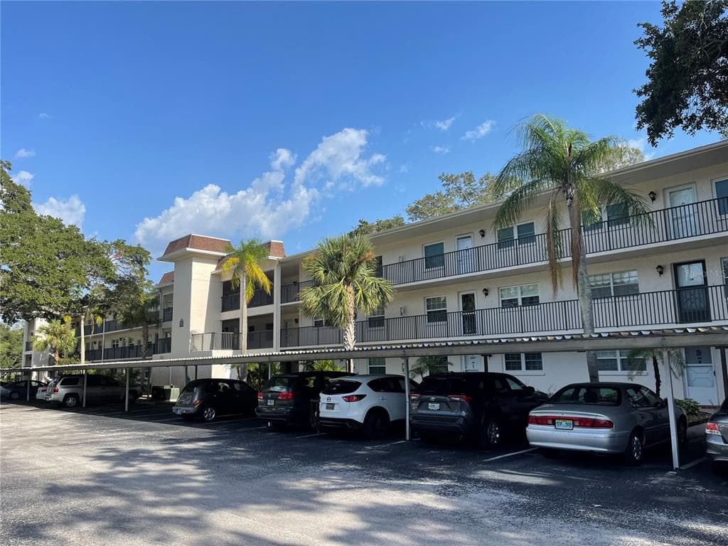 871 NEW YORK AVENUE UNIT 305 DUNEDIN, FL 34698