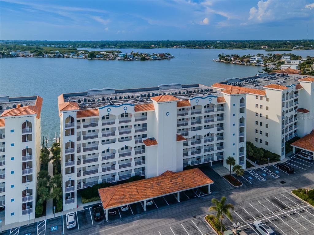 17735 GULF BOULEVARD UNIT 301 REDINGTON SHORES, FL 33708