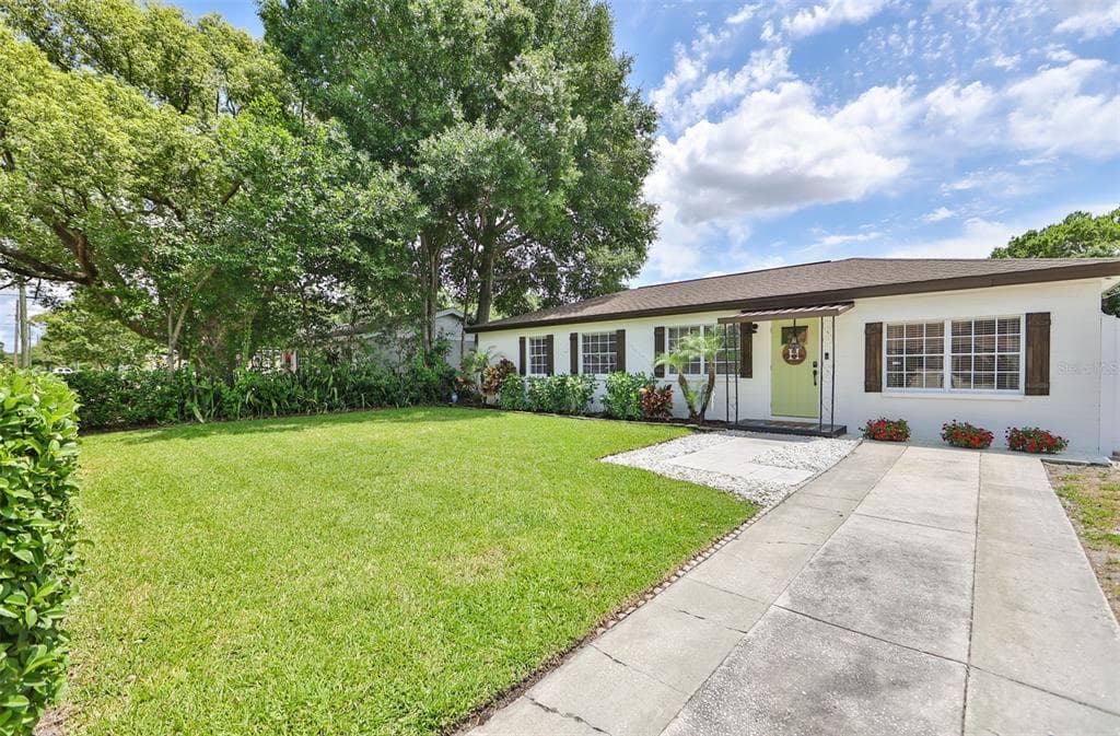 4002 W WALLACE AVENUE TAMPA, FL 33611