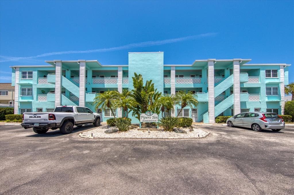 423 S PAULA DRIVE UNIT 102 DUNEDIN, FL 34698