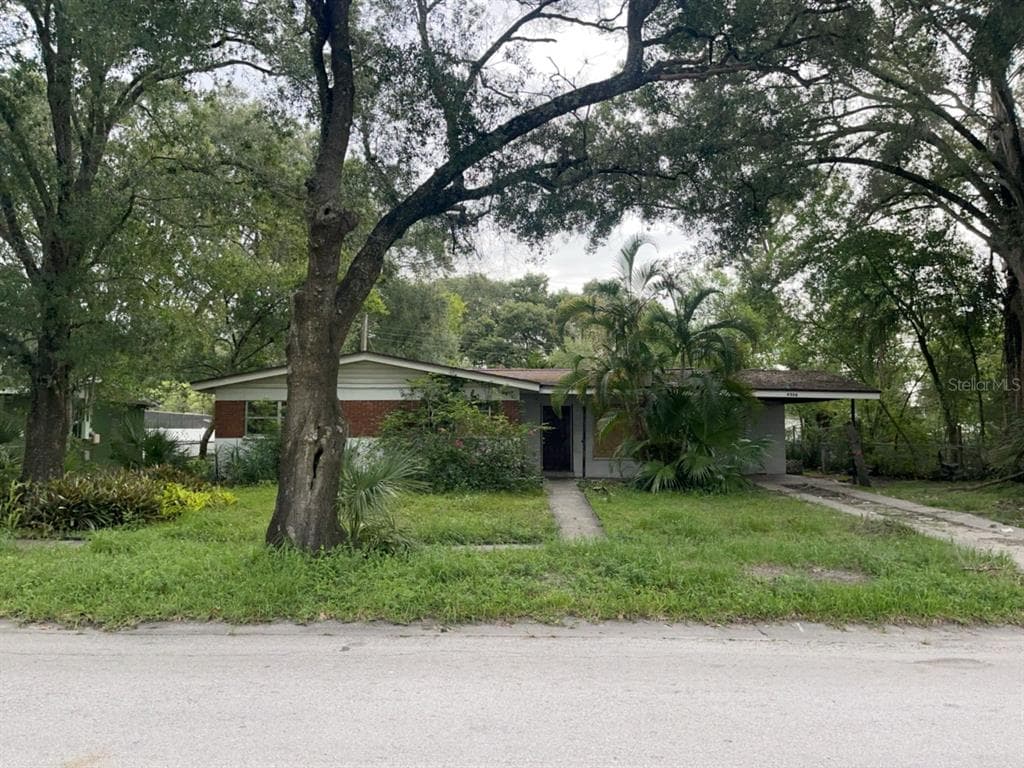 4506 DOLPHIN DRIVE TAMPA, FL 33617