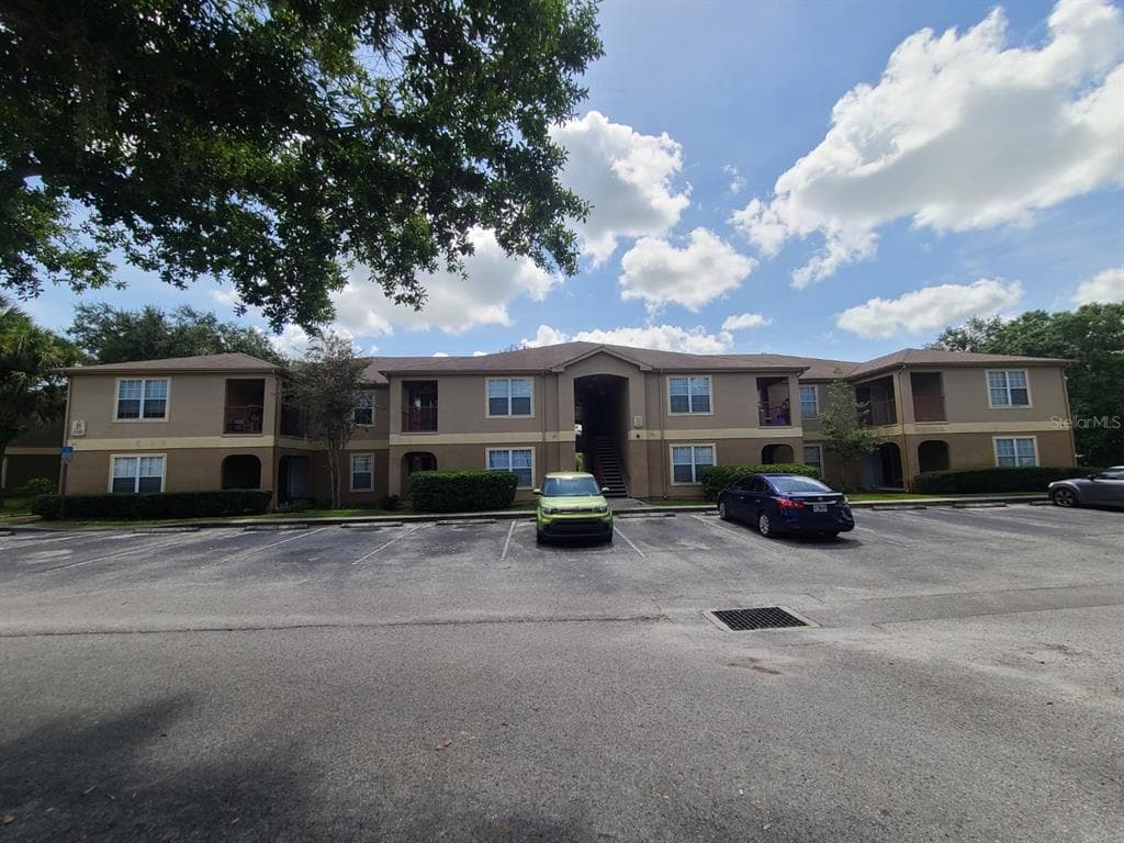 5908 BRICKLEBERRY LANE UNIT 102 ZEPHYRHILLS, FL 33541