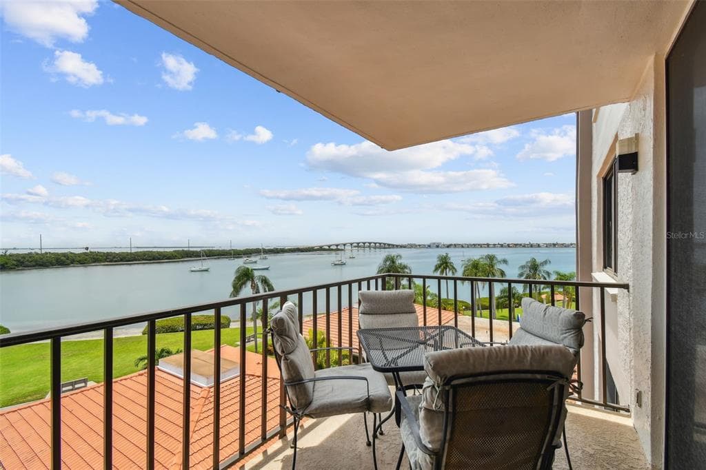 6357 BAHIA DEL MAR BOULEVARD UNIT 507 ST PETERSBURG, FL 33715