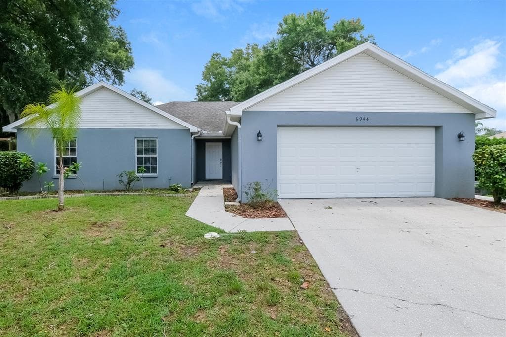 6944 OAKCREST WAY ZEPHYRHILLS, FL 33542