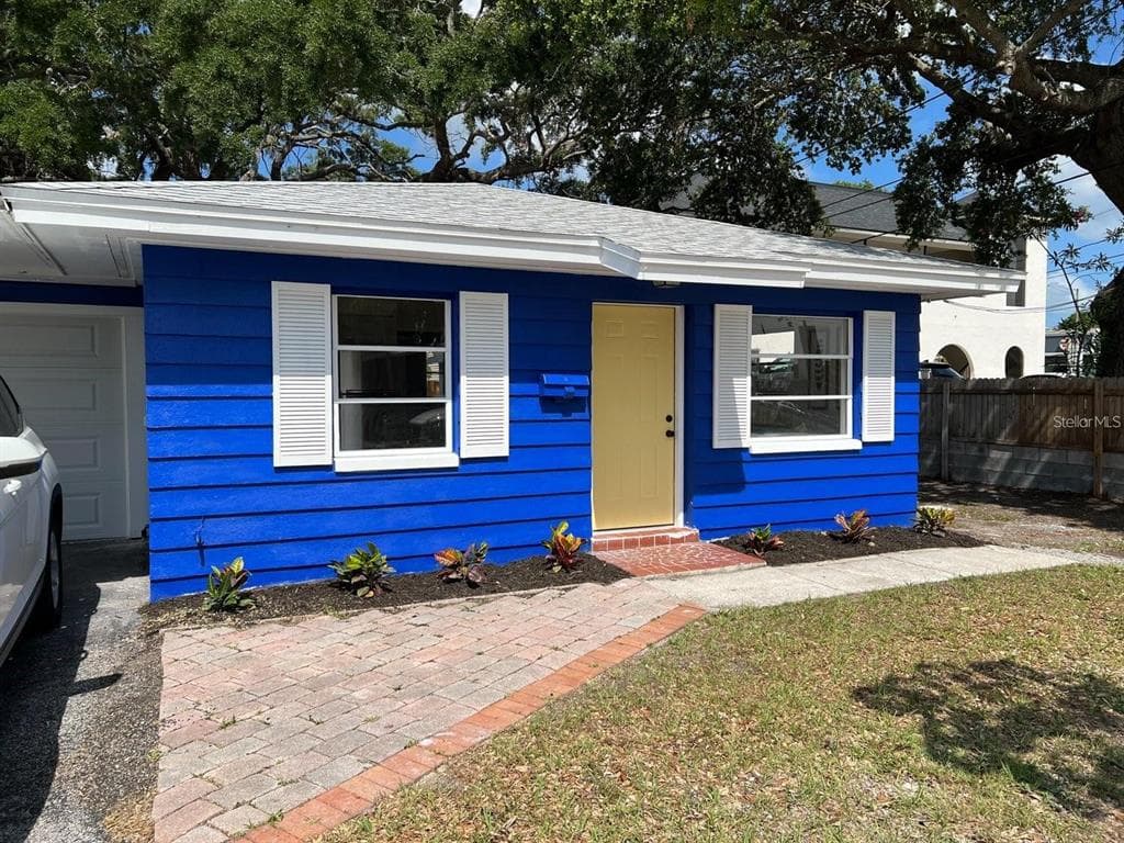 1196 ANGLE ROAD UNIT B DUNEDIN, FL 34698