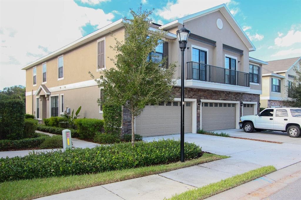 16515 KINGLETRIDGE AVENUE LITHIA, FL 33547